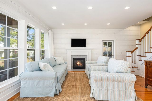 475 Lakeshore Drive, South Haven, MI 49090