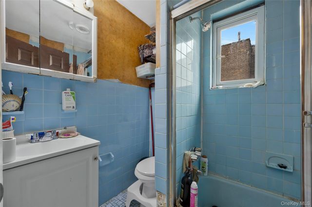 918 E 216th Street, Bronx, NY 10469