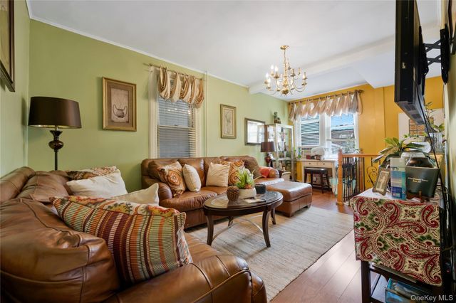 918 E 216th Street, Bronx, NY 10469