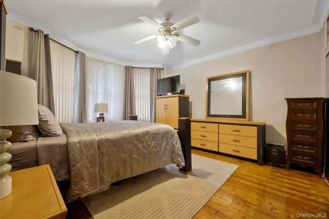 918 E 216th Street, Bronx, NY 10469