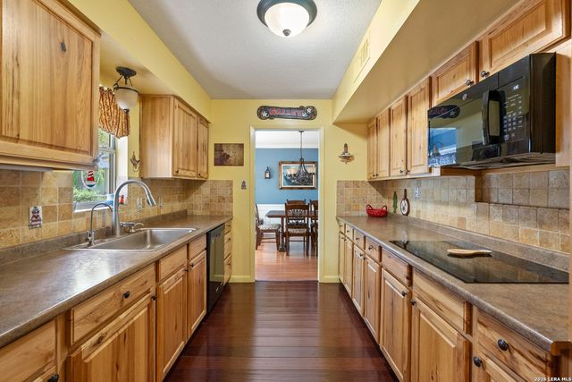 324 GRANITE SHOALS LN, Sunrise Beach, TX 78643