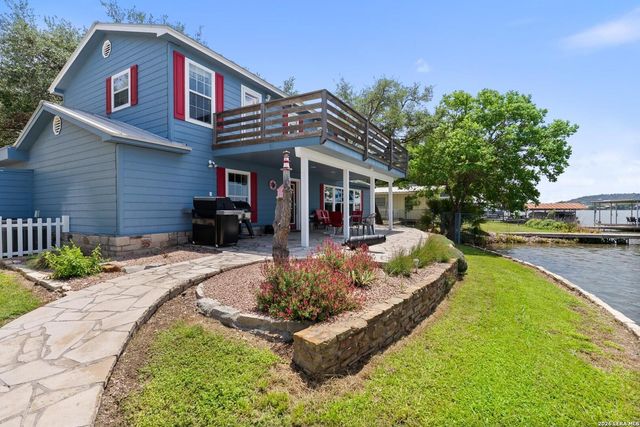 324 GRANITE SHOALS LN, Sunrise Beach, TX 78643
