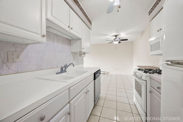 1198 Royal Glen Drive 314, Glen Ellyn, IL 60137