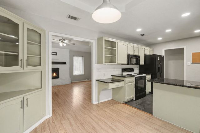 217 Kingswood Road, Willow Park, TX 76087