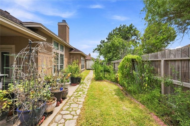 8217 Azimuth Ct, Corpus Christi, TX 78414
