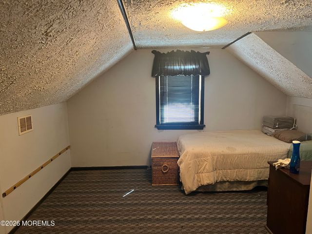 571 Hopping Road, Belford, NJ 07718