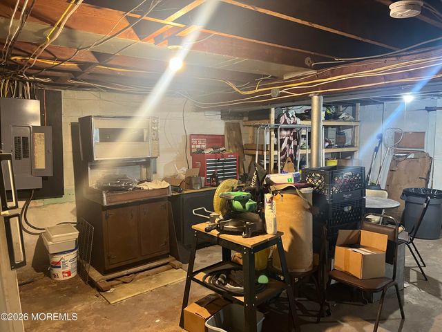 571 Hopping Road, Belford, NJ 07718