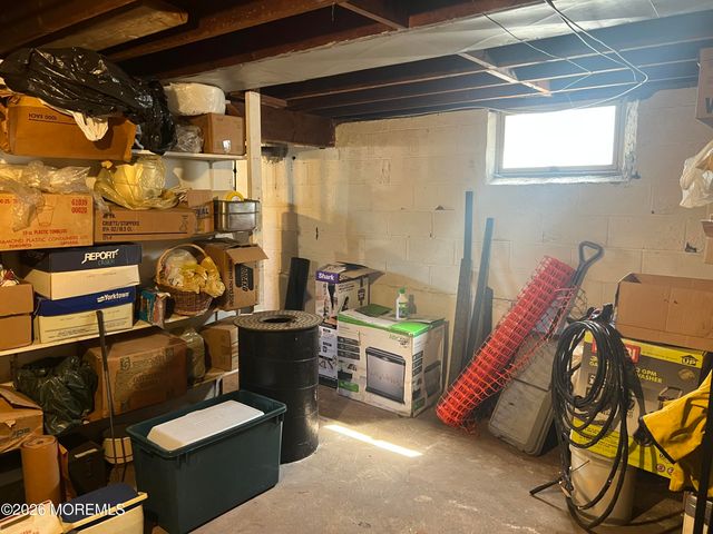 571 Hopping Road, Belford, NJ 07718