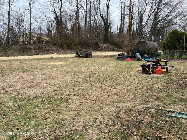 571 Hopping Road, Belford, NJ 07718