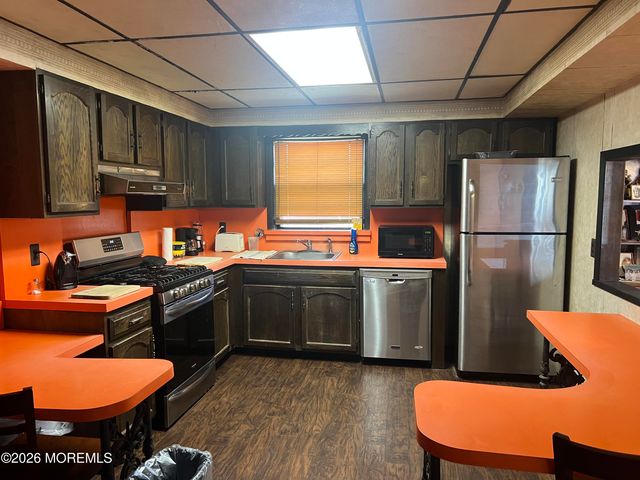 571 Hopping Road, Belford, NJ 07718