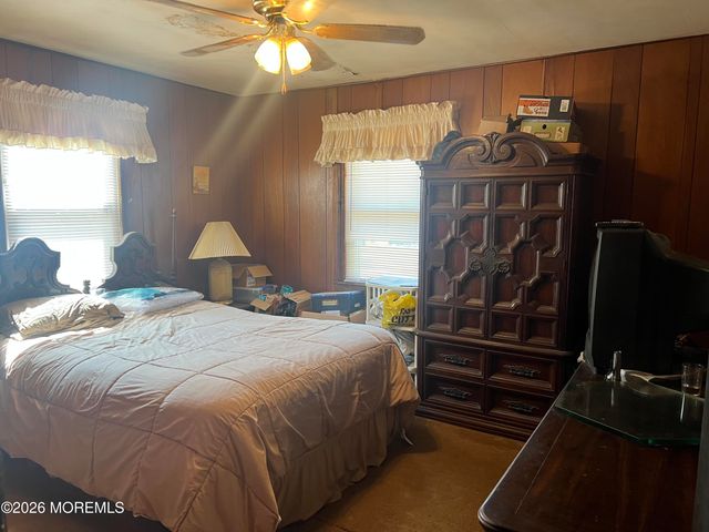 571 Hopping Road, Belford, NJ 07718