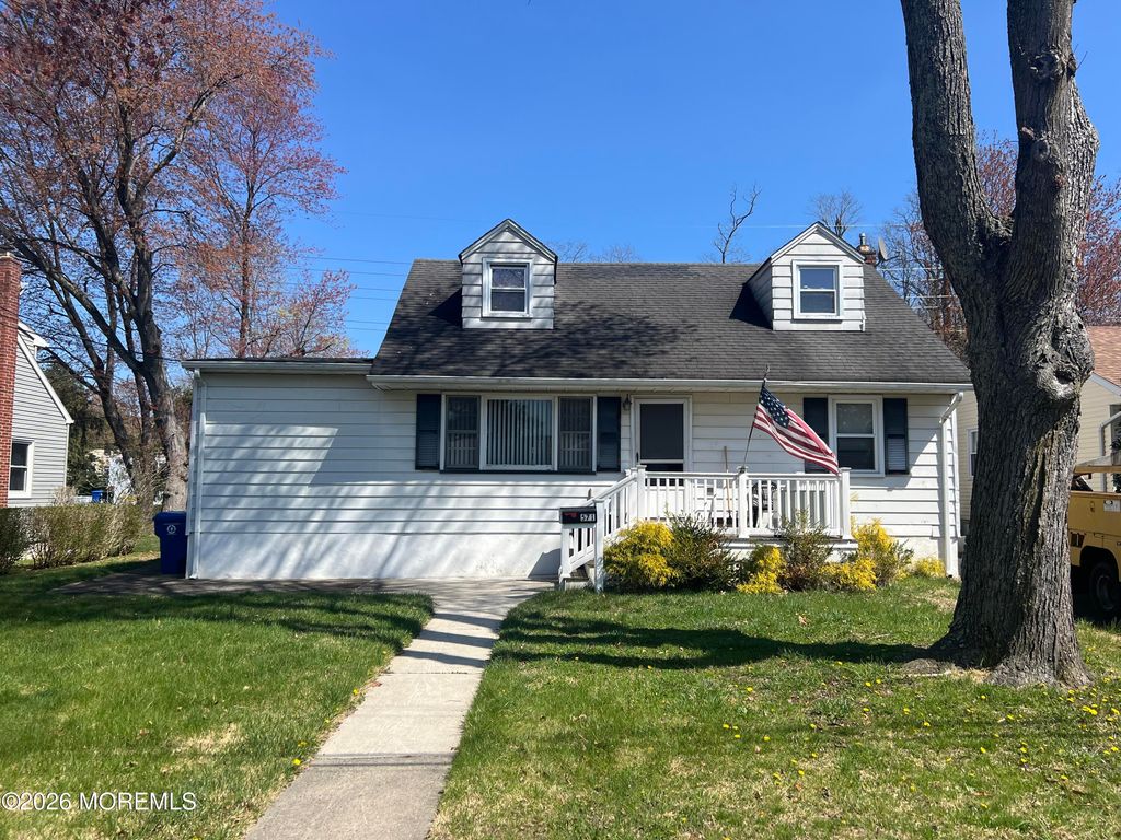 571 Hopping Road, Belford, NJ 07718