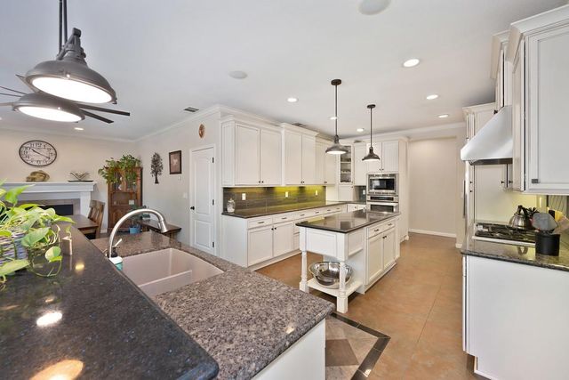 10917 Sunrise Ridge Cir, Auburn, CA 95603