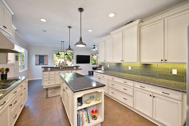 10917 Sunrise Ridge Cir, Auburn, CA 95603