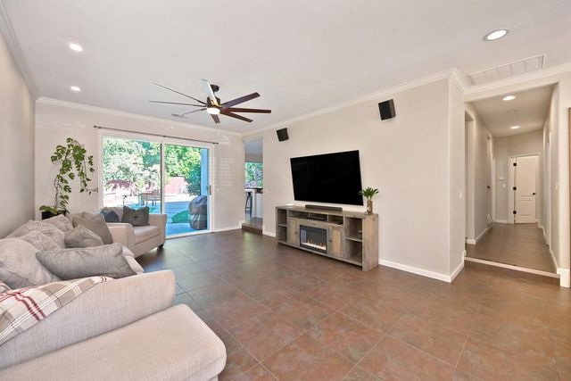 10917 Sunrise Ridge Cir, Auburn, CA 95603