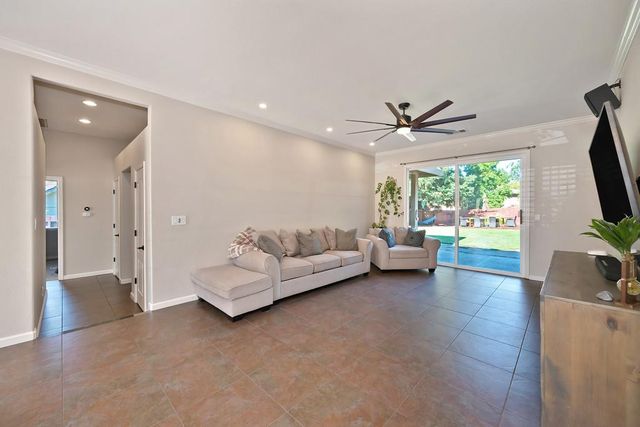 10917 Sunrise Ridge Cir, Auburn, CA 95603