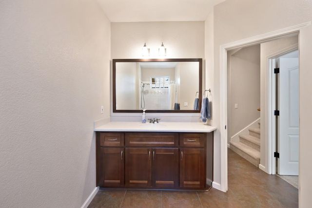 10917 Sunrise Ridge Cir, Auburn, CA 95603