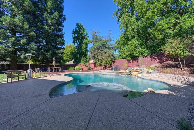 10917 Sunrise Ridge Cir, Auburn, CA 95603