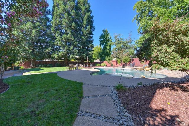10917 Sunrise Ridge Cir, Auburn, CA 95603