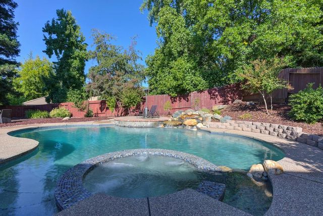 10917 Sunrise Ridge Cir, Auburn, CA 95603