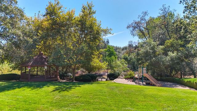 10917 Sunrise Ridge Cir, Auburn, CA 95603