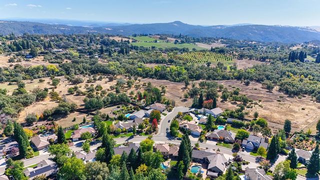 10917 Sunrise Ridge Cir, Auburn, CA 95603