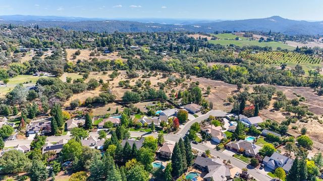 10917 Sunrise Ridge Cir, Auburn, CA 95603