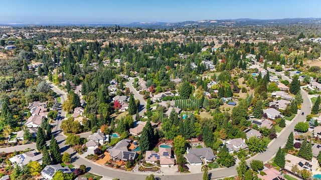 10917 Sunrise Ridge Cir, Auburn, CA 95603