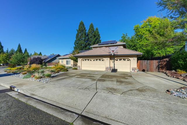 10917 Sunrise Ridge Cir, Auburn, CA 95603
