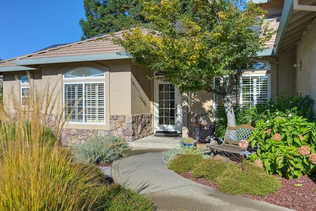 10917 Sunrise Ridge Cir, Auburn, CA 95603