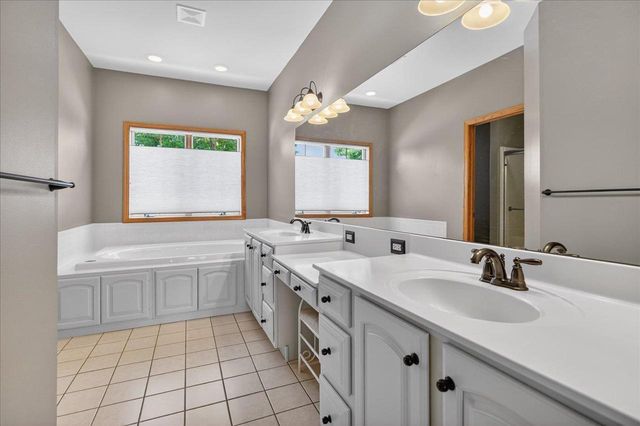 9101 Settlers Road, Madison, WI 53717