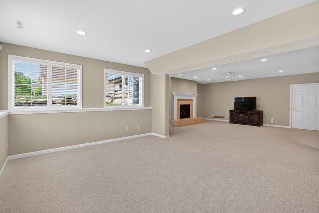 9101 Settlers Road, Madison, WI 53717