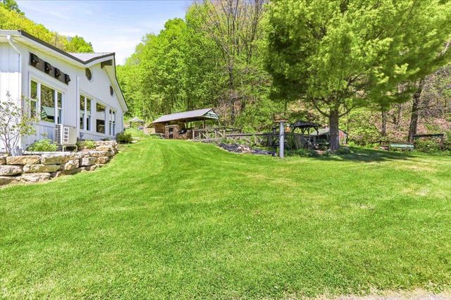 E15845 Short Drive, Hillsboro, WI 54634