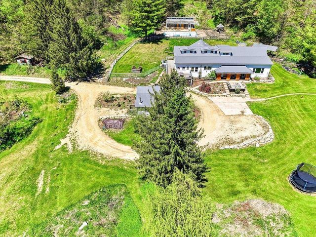 E15845 Short Drive, Hillsboro, WI 54634