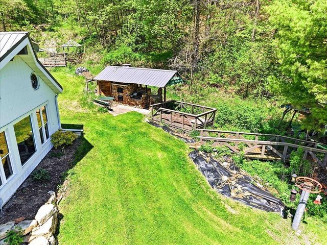 E15845 Short Drive, Hillsboro, WI 54634