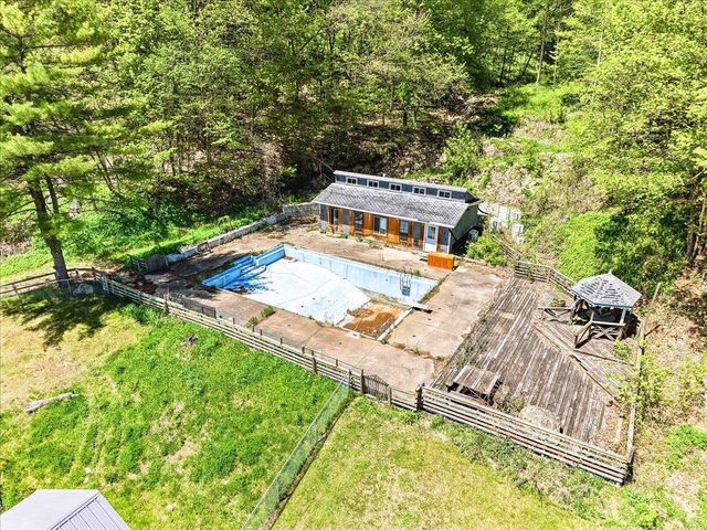 E15845 Short Drive, Hillsboro, WI 54634
