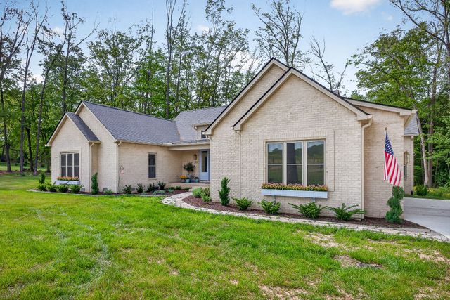 753 Vintage Dr, Baxter, TN 38544