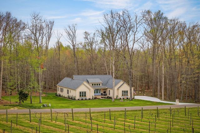 753 Vintage Dr, Baxter, TN 38544