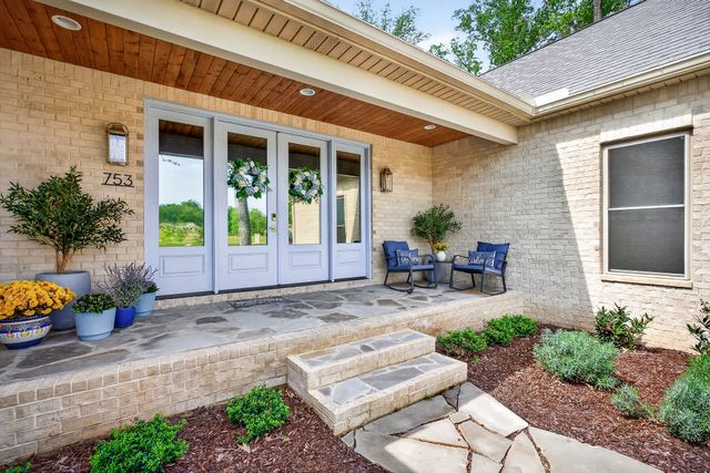 753 Vintage Dr, Baxter, TN 38544