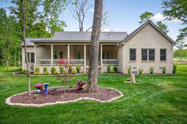 753 Vintage Dr, Baxter, TN 38544