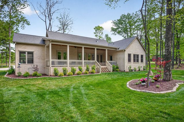 753 Vintage Dr, Baxter, TN 38544