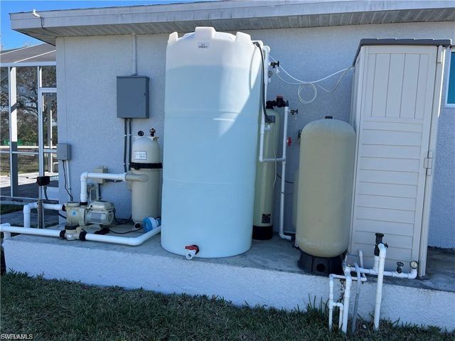 4211 NE 19th AVE, Cape Coral, FL 33909