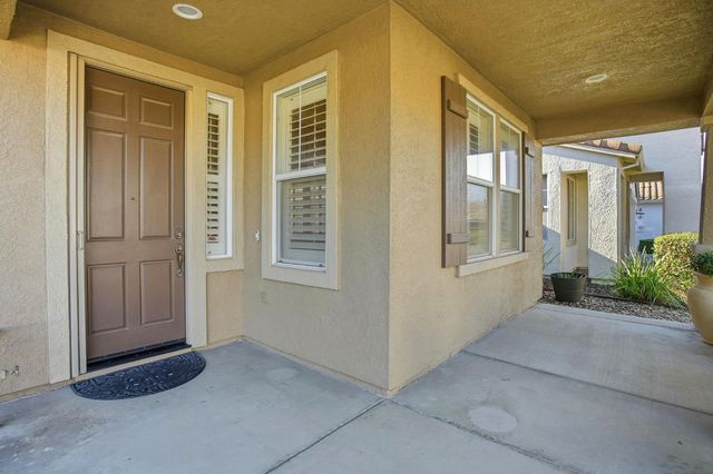 2504 Lark Sparrow Way, Elk Grove, CA 95757