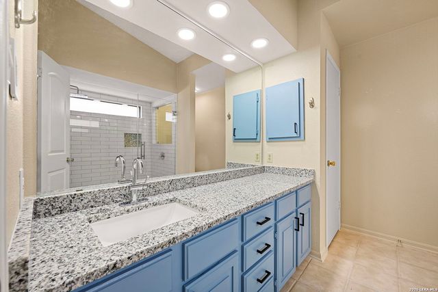 7738 CHAMBERS RD APT 702, San Antonio, TX 78229