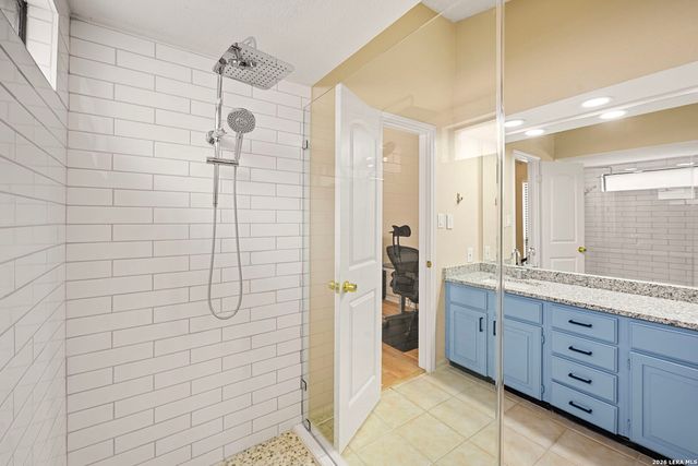 7738 CHAMBERS RD APT 702, San Antonio, TX 78229