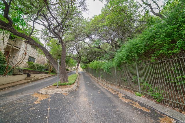 7738 CHAMBERS RD APT 702, San Antonio, TX 78229