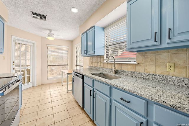 7738 CHAMBERS RD APT 702, San Antonio, TX 78229
