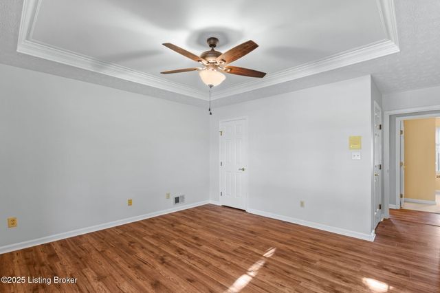 403 Sam Dr, Louisville, KY 40214