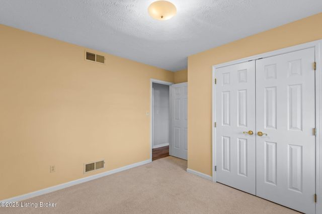 403 Sam Dr, Louisville, KY 40214