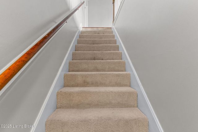 403 Sam Dr, Louisville, KY 40214